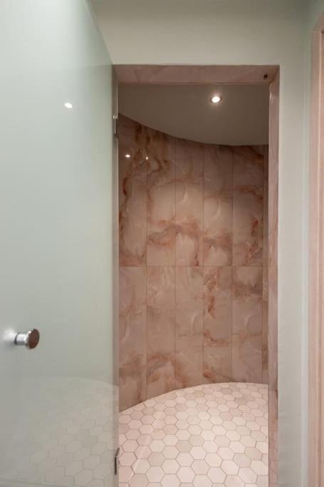 Smaragdi Luxury Jacuzzi Apartment Noho Premium Living Athènes Extérieur photo