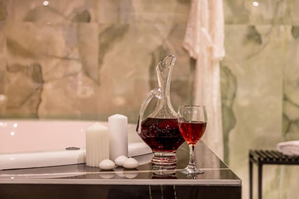 Smaragdi Luxury Jacuzzi Apartment Noho Premium Living Athènes Extérieur photo