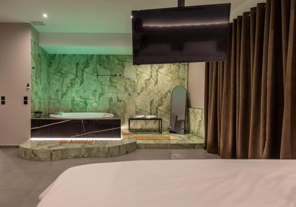 Smaragdi Luxury Jacuzzi Apartment Noho Premium Living Athènes Extérieur photo